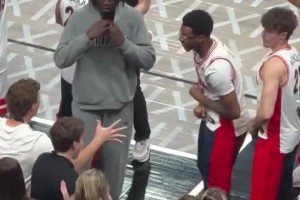 詹姆斯二儿子布莱斯所在球队夺得冠军?